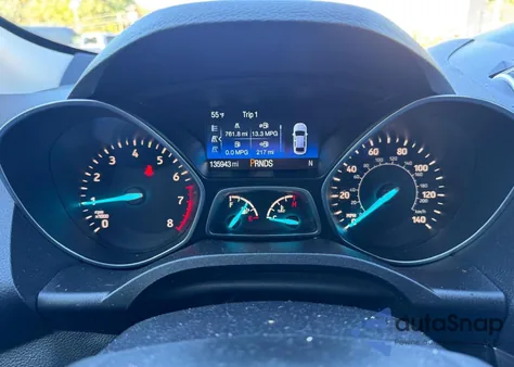 2017 Ford Escape Titanium z USA, uszkodzony, nr VIN 1FMCU9JD8HUA35294